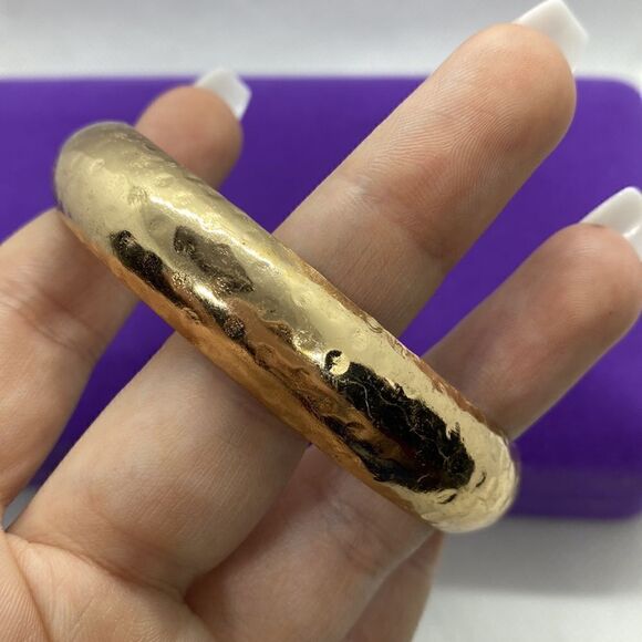 💛 Gold Tone Vintage Bangle - Picture 3 of 5